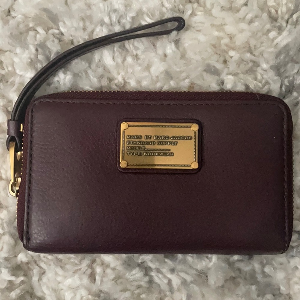 Marc by Marc Jacobs wingman ship wallet EUC